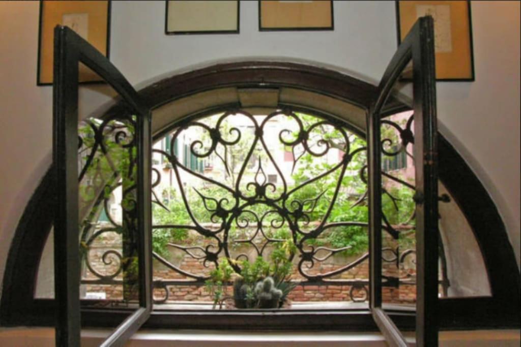 Walk On The Water ✧ 5 Minutes To Rialto Bridge Apartment Venice Exterior photo