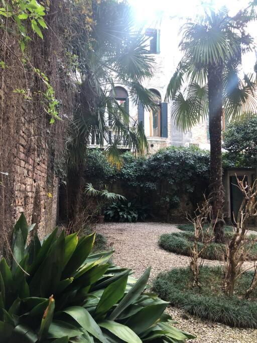 Walk On The Water ✧ 5 Minutes To Rialto Bridge Apartment Venice Exterior photo